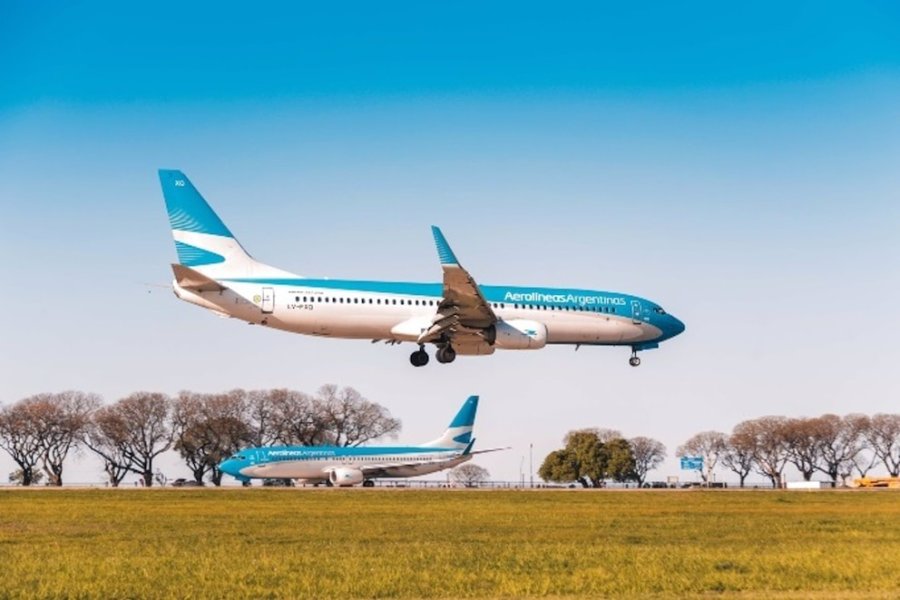 Los pilotos seguirán negociando el lunes con Aerolíneas y faltan dos gremios más