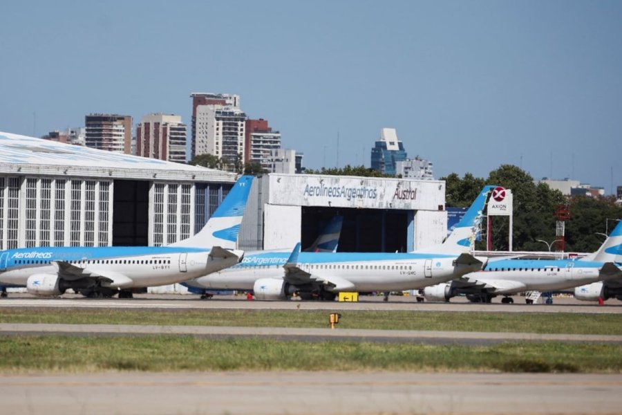 El Gobierno continúa con las negociaciones por Aerolíneas Argentinas y quiere evitar cerrarla