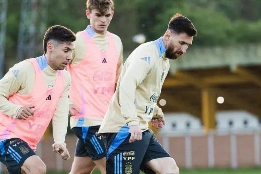 La Selección Argentina se prepara para enfrentar a Paraguay en las Eliminatorias