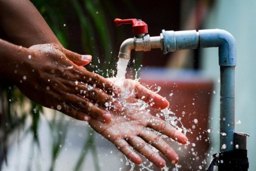 El Gobierno disolvió el ente encargado de garantizar el acceso al agua potable y saneamiento