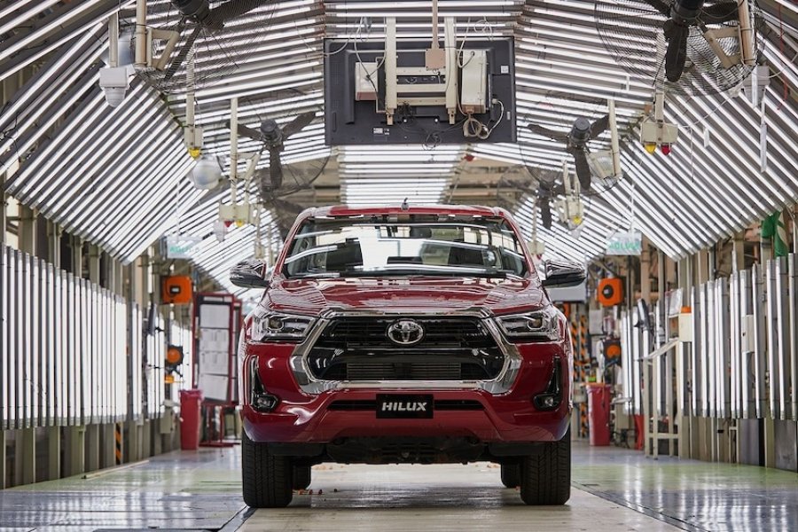 Fin del Impuesto PAIS: Toyota y Ford anunciaron baja de precios de sus autos desde el lunes