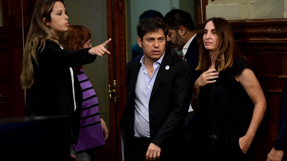 Ante la falta de acuerdo, la oposición y los intendentes kirchneristas analizan dejar sin presupuesto a Kicillof