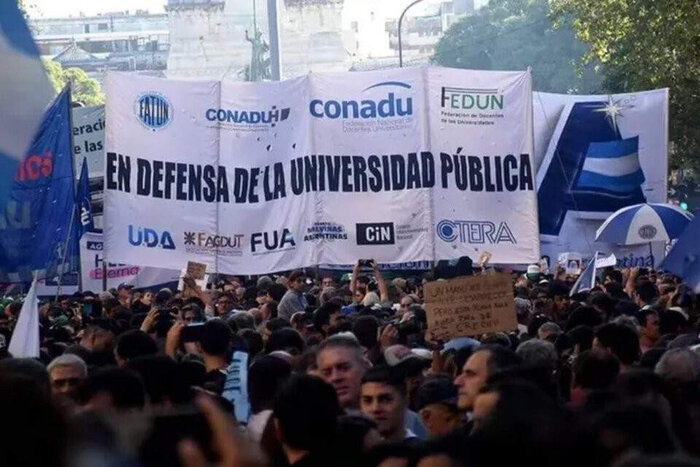 Las universidades salen otra vez a las calles