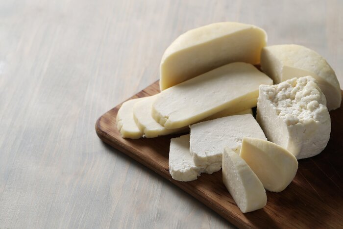 La Anmat prohibió la venta de una marca de queso muzzarella