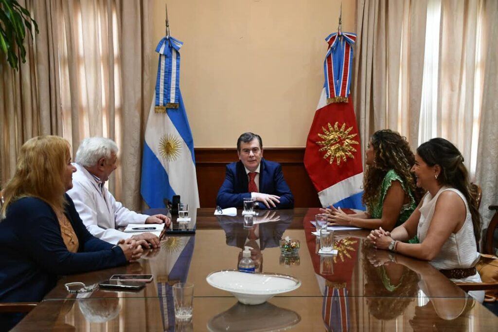 Gerardo Zamora recibió a autoridades del Banco de Ojos de la Región NOA