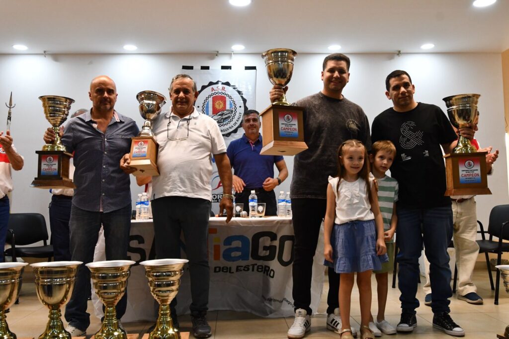 En una velada de premiación reconocen a los mejores pilotos del Rally santiagueño