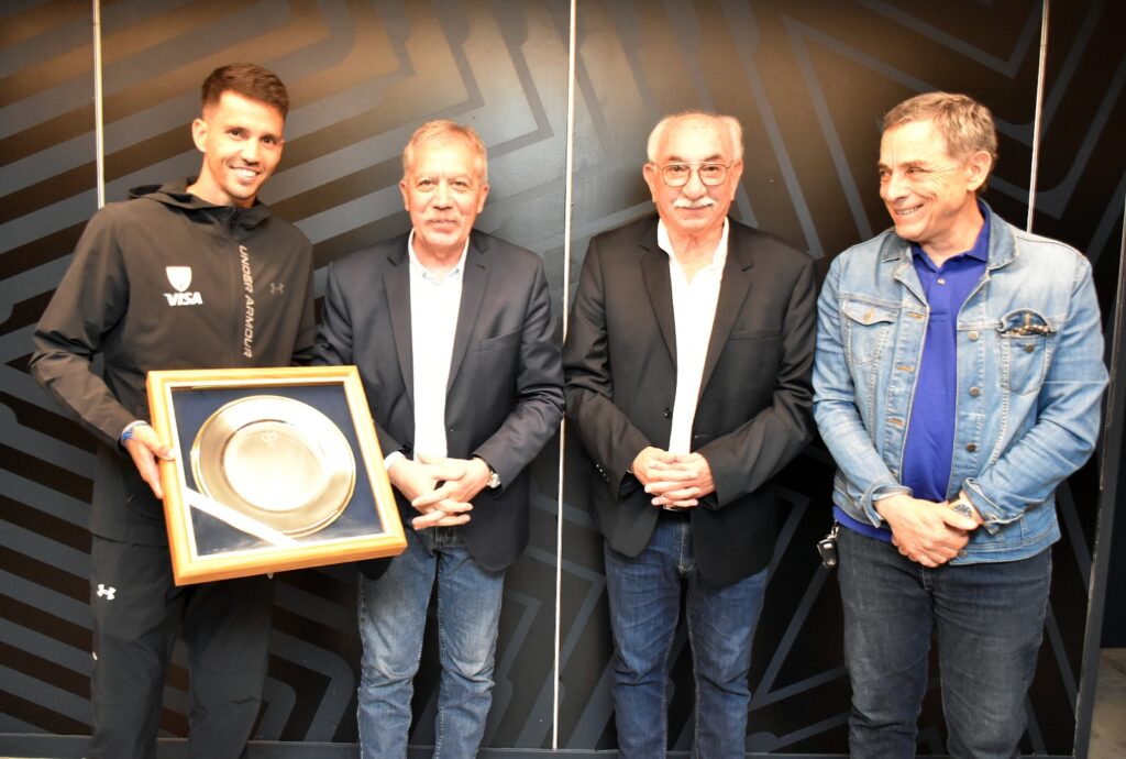 El Jefe de Gabinete recibió a Los Leones en el Estadio Único