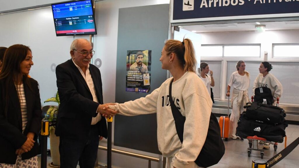 Arribó a Santiago el Seleccionado Femenino de Hockey de Paises Bajos para disputar la FIH Pro League