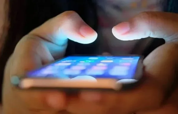 La izquierda estadounidense impulsa sus propias redes y canales frente al declive de los medios tradicionales