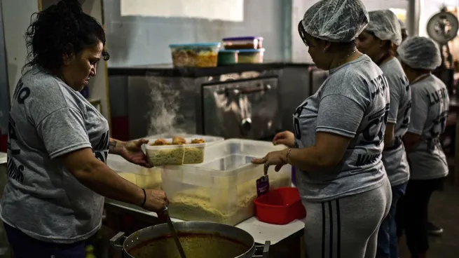 Por una intimación de la Justicia, el Gobierno incorporará a 66 comedores al programa Alimentar Comunidad