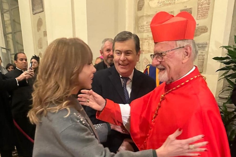 Claudia de Zamora: ¡Felicitaciones, Cardenal Bokalic, por este inmenso honor!