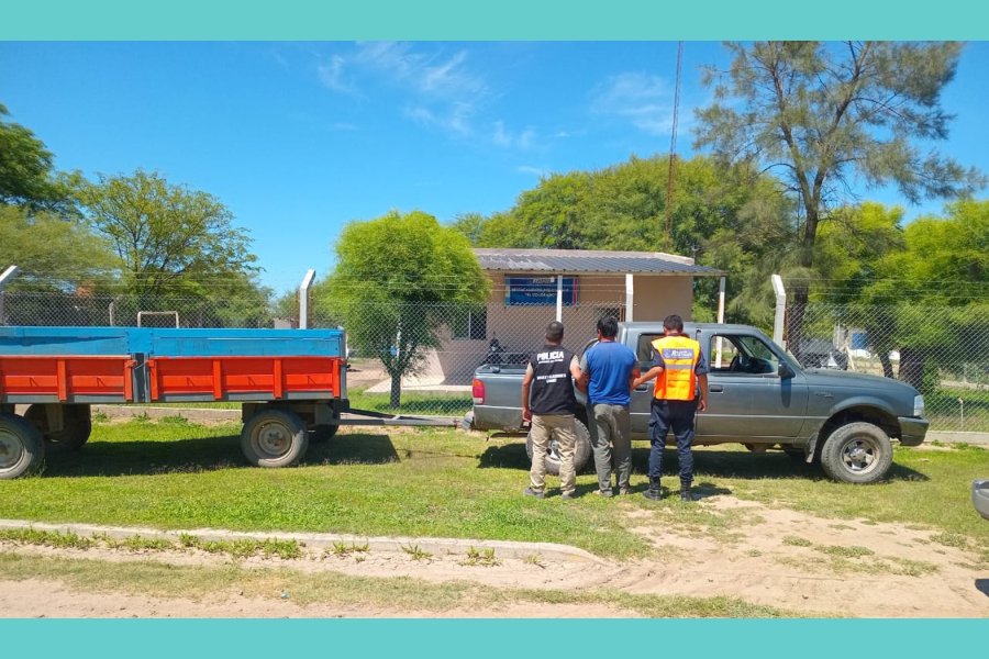 Detienen a un productor y secuestran una camioneta y 4.500 kilos de soja