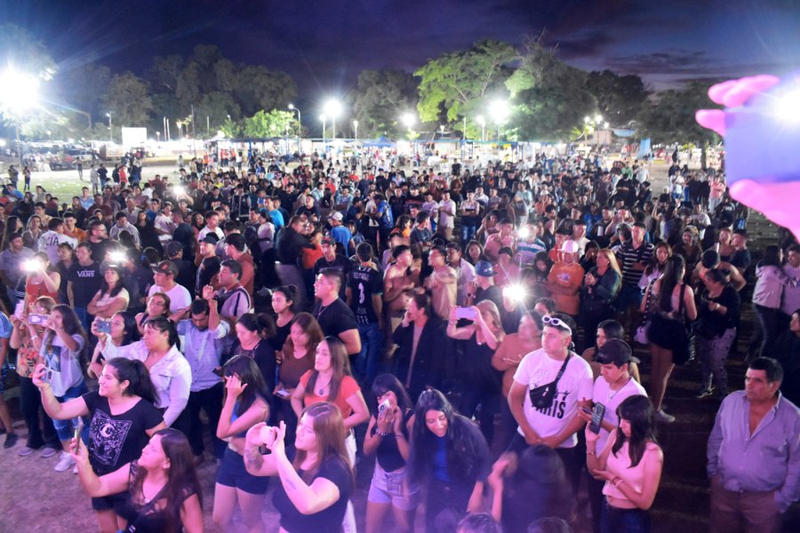 El show artístico en honor a la Virgen de Loreto congregó a más de 10 mil devotos