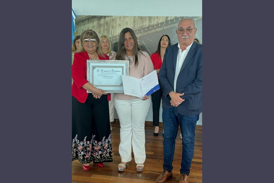 La Lic. Josefina Bandrowsky recibió una distinción por su trayectoria deportiva