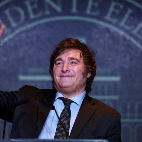 El Presidente brindó detalles de su programa económico y adelantó que prevé un esquema sin intervención para el dólar