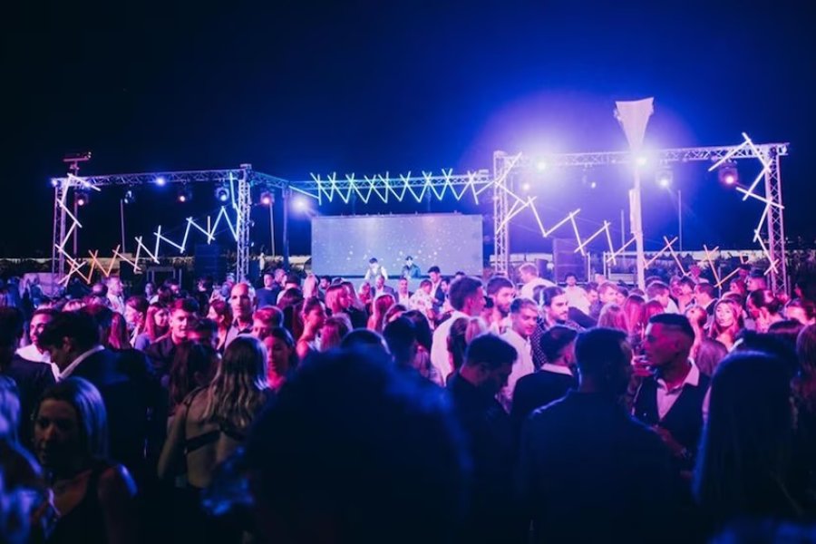 La Navidad se celebra en el Sky Club con una gran fiesta al aire libre