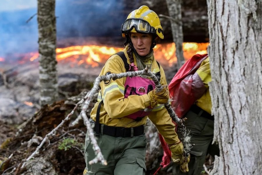 El fuego avanza descontroladamente y ya consumió casi 1.500 hectáreas en Bariloche