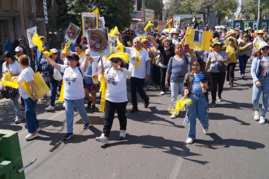 Caravana de parroquias para participar de la misa de apertura del Año Jubilar