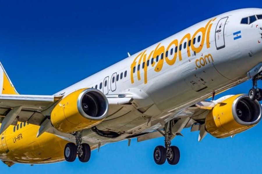 Aterrizaje inesperado de un vuelo de Flybondi genera polémica: Egresados en medio de la incertidumbre