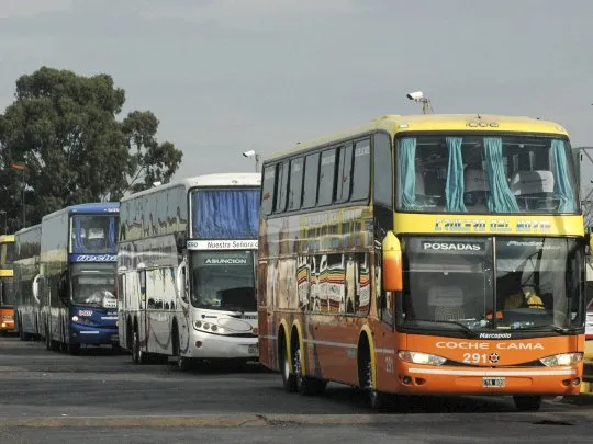 El gobierno de Javier Milei reglamentó la desregulación del transporte automotor de pasajeros