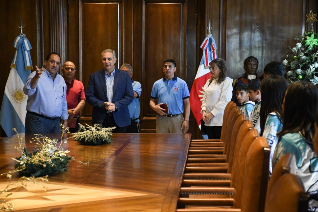 Alumnos de escuelas primarias del interior visitaron Casa de Gobierno