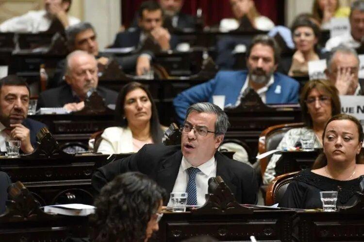 El bloque de UP en Diputados reclama a LLA que se conformen las comisiones de control de deuda y privatizaciones