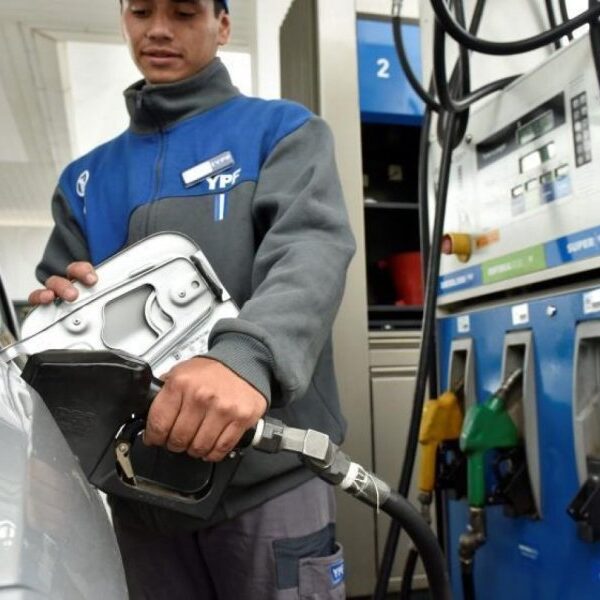 Nuevo aumento en combustibles: Así son los nuevos precios en Santiago