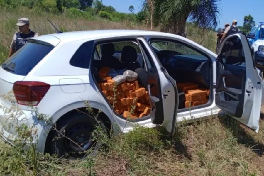 Llevaba 700 kilos de droga en su auto, quiso huir de un control y lo aprehendieron