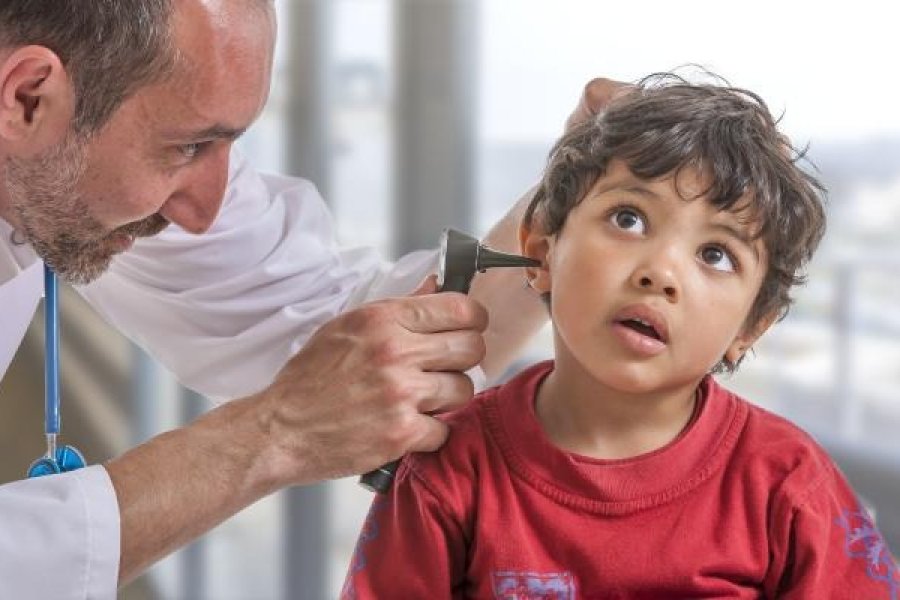 El municipio bandeño advierte sobre los riesgos de otitis, hongos y caídas en piscinas durante el verano