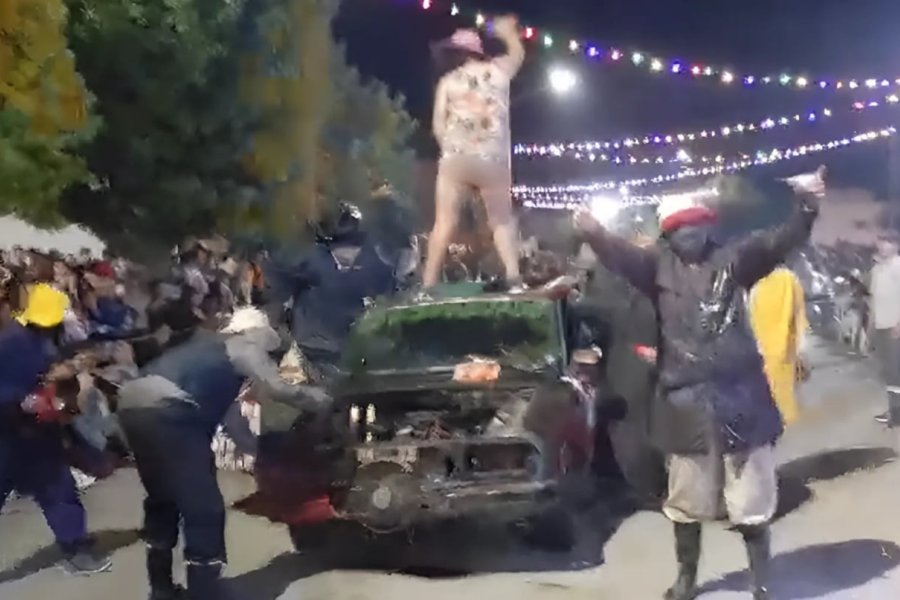 Repudio total en el carnaval Lincoln por una comparsa con aberrantes frases a favor de la pedofilia