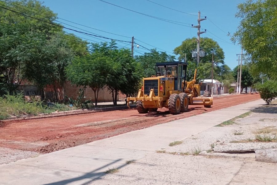 Clodomira: Se puso en marcha un plan de pavimentación en varios sectores