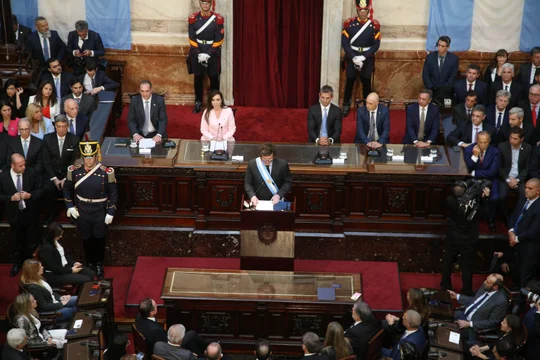 Asamblea Legislativa: Crece la polémica por las restricciones a la prensa y líderes opositores se suman al reclamo