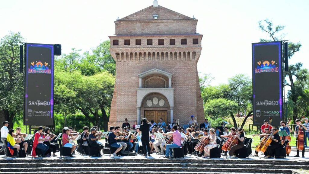 La Orquesta Sinfónica de Latinoamérica brindó un emotivo concierto en el Parque del Encuentro