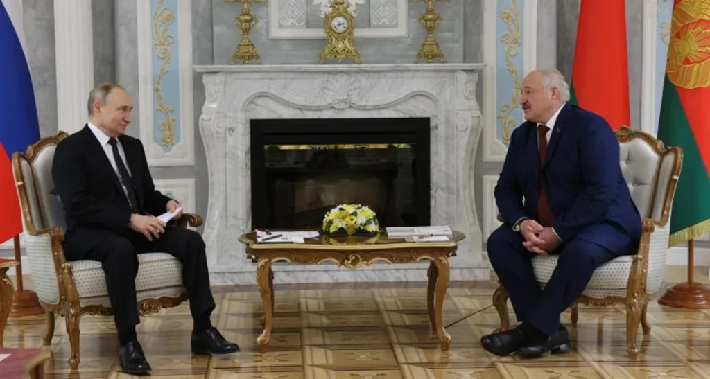 Vladimir Putin ratificó un acuerdo de seguridad con Bielorrusia