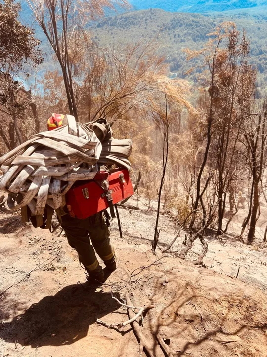 Incendios forestales: Protesta de vecinos del Parque Nacional Nahuel Huapi por la falta de recursos