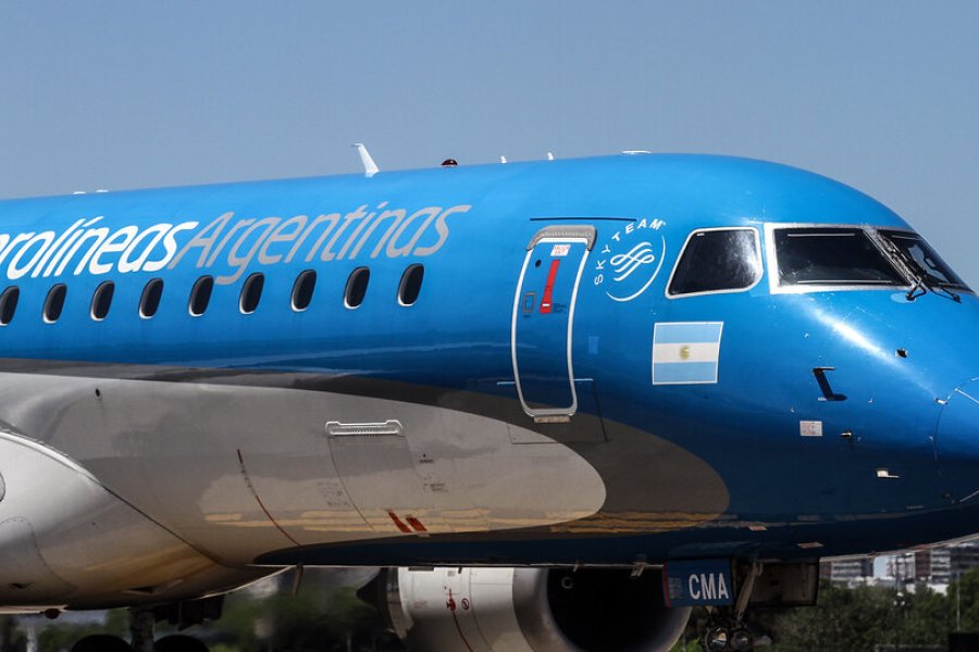 El Gobierno avanza con la privatización de Aerolíneas, AYSA y Banco Nación