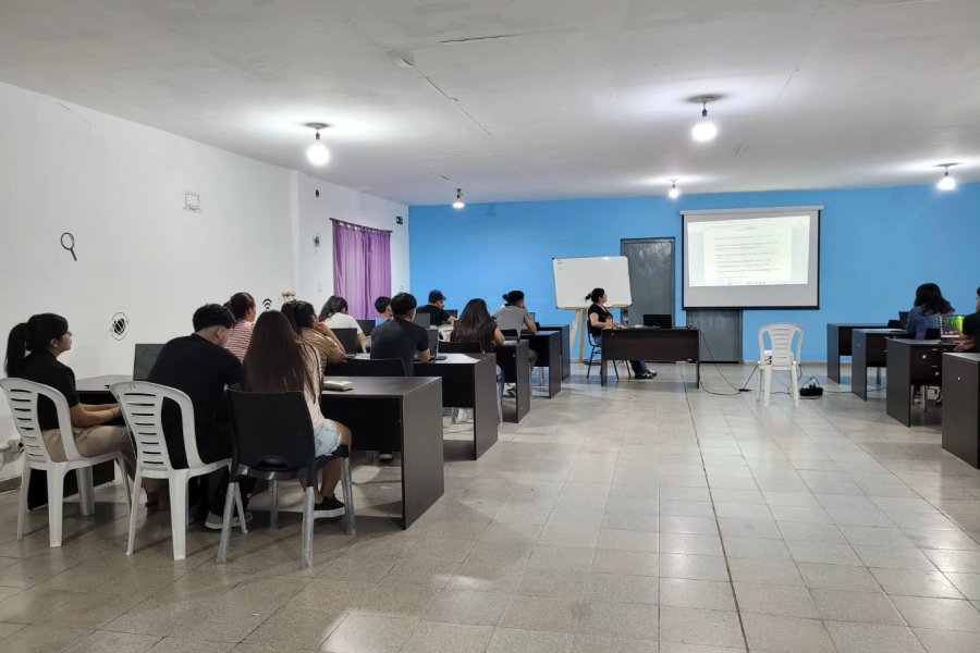 Inició el taller de PC y plataformas para aspirantes a la Uncaus