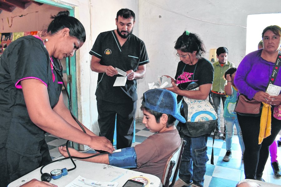 El municipio de Fernández continúa con operativos de salud en la zona rural