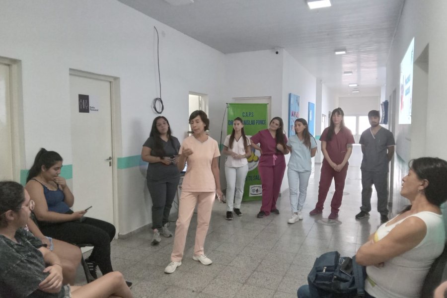 La Facultad de Medicina de la Unse organizó una charla en un centro de salud municipal