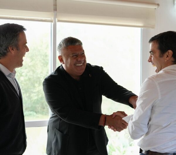 Chiqui Tapia le muestra los dientes a Macri y reunió en Ceamse a intendentes del Conurbano, incluso del PRO