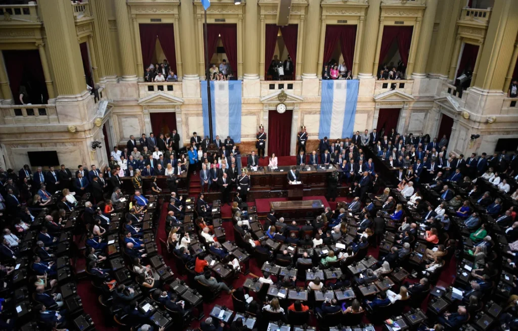 Asamblea Legislativa: Un Congreso con bancas vacías y palcos militantes escuchará a Javier Milei