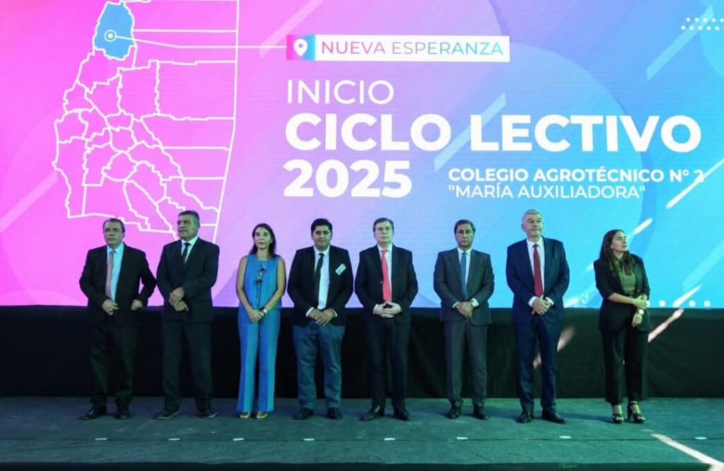 El Gobernador Zamora abrió el ciclo lectivo 2025 desde Nueva Esperanza para toda la provincia