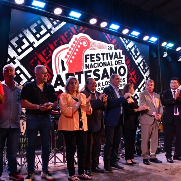 Exitosa primera noche del 28° Festival Nacional del Artesano en Villa Ojo de Agua