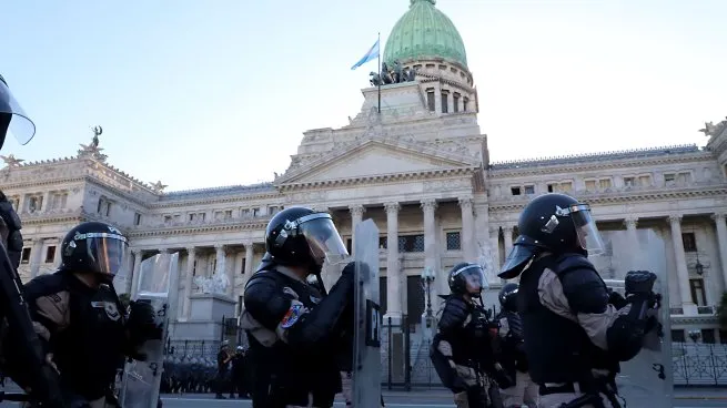 Adepa repudia la agresion a periodistas que cubrían la marcha en el Congreso