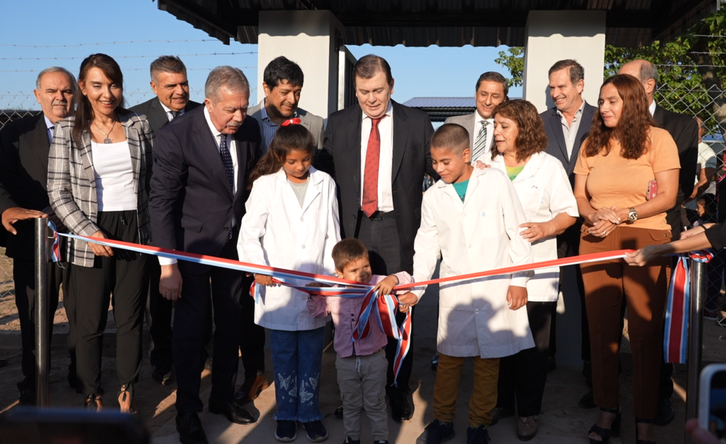 El gobernador inauguró el nuevo edificio de la Escuela N° 129 “Severo de Ávila” del Paraje La Estancita y entregó viviendas sociales