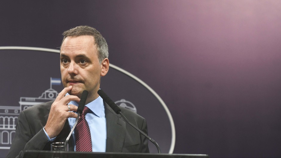 Adorni usa la bronca de Milei con Bonelli para esquivar el debate
