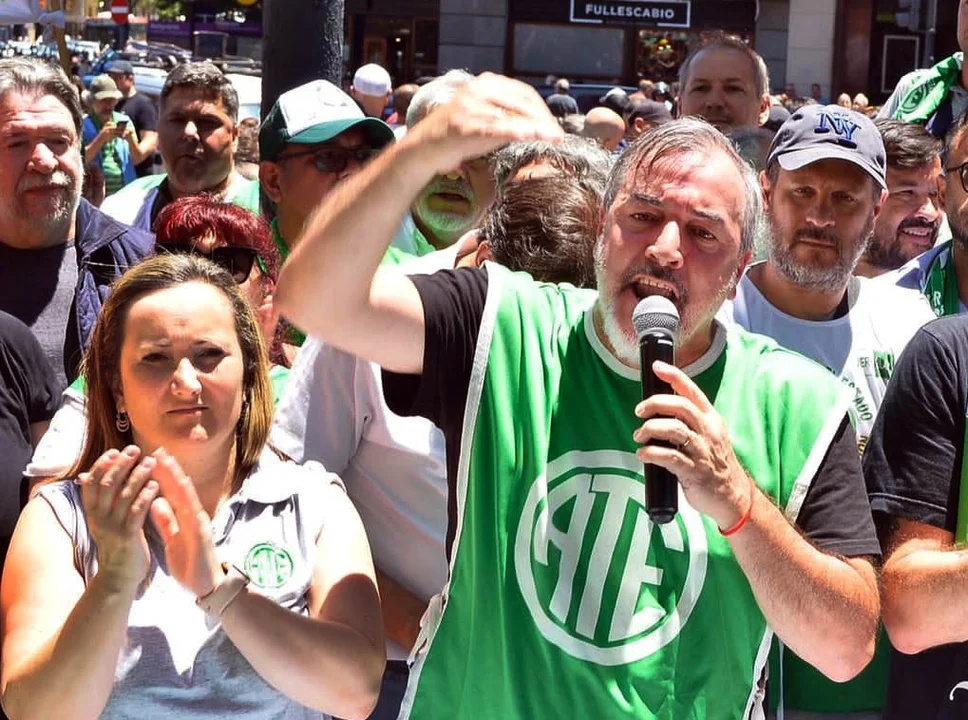 Tras los anuncios sobre reducción de organismos públicos, desde ATE advierten: “Los vamos a echar a ellos”