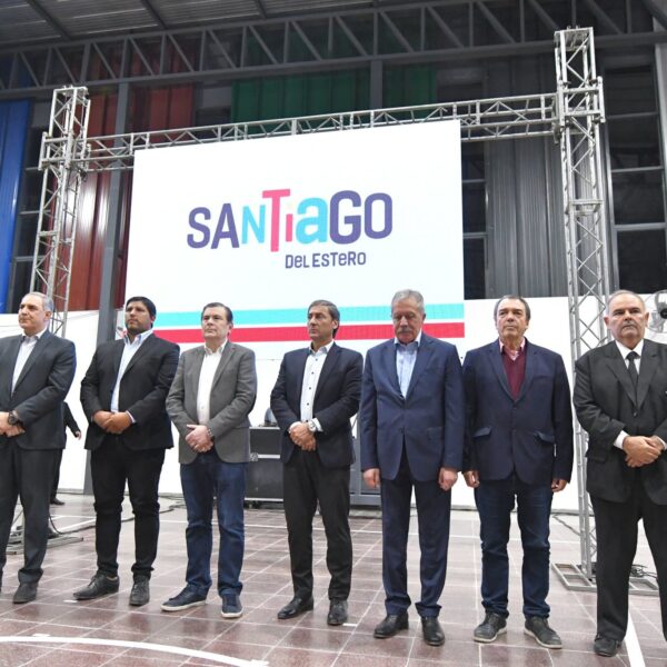 Zamora inauguró importantes obras en Gramilla y anunció la pavimentación de la Ruta 8 que conecta con La Banda y Capital
