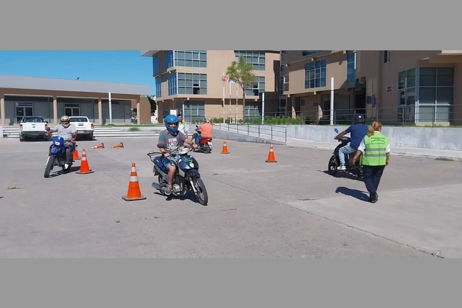 Tránsito de la Capital dictará una clínica sobre conducción segura de motovehículos