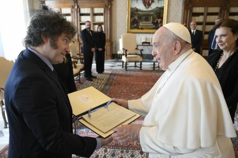 Argentinos en Italia rechazan la llegada de Milei para el funeral del papa Francisco